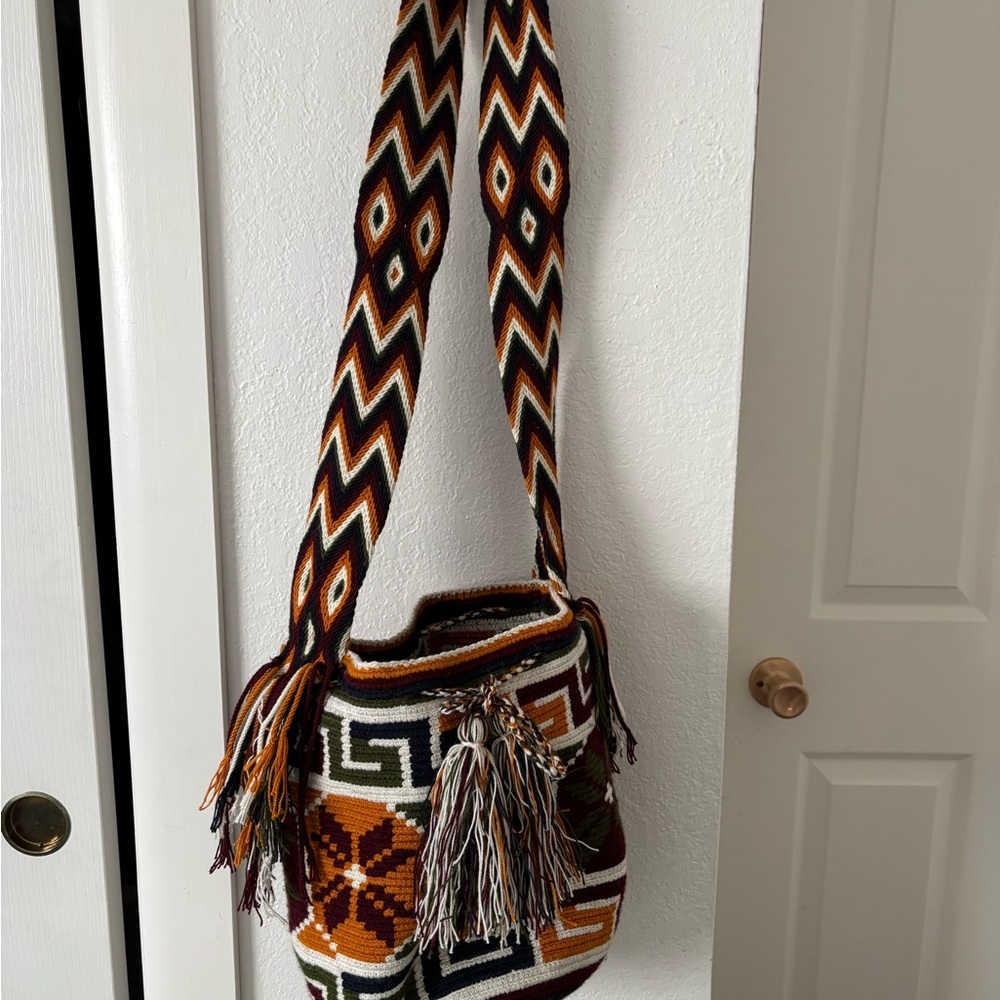 Geometric Patterned Shoulder Bag in Earth Tones